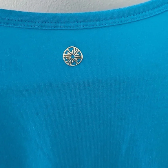 Lilly Pulitzer Luxletic Tarina Twist Front Tee - Picture 6 of 7